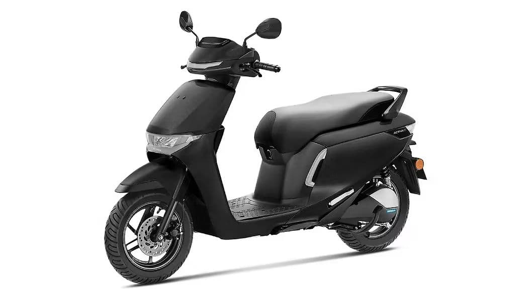 Honda Activa Electric in Pearl Dusk Yellow