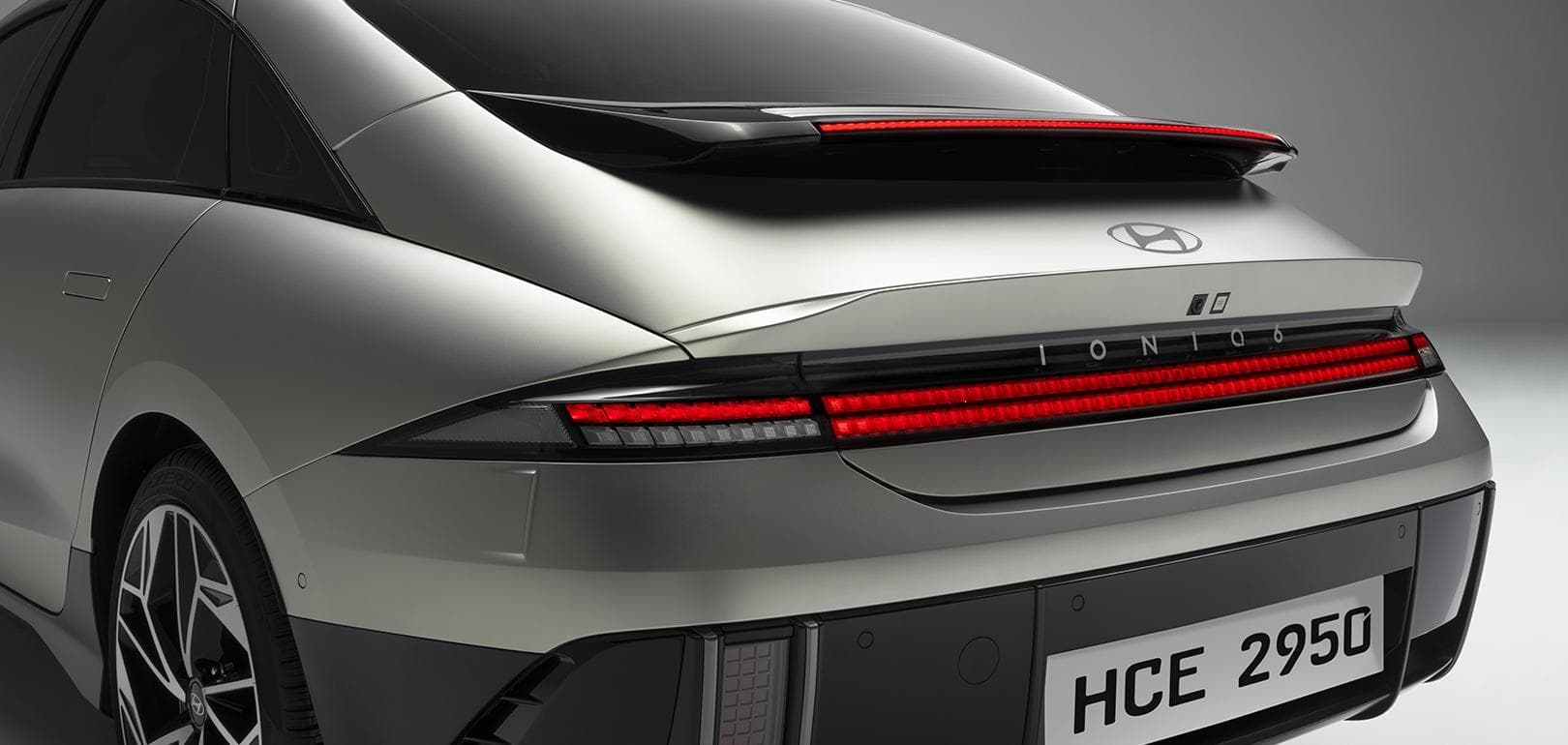 Hyundai IONIQ 6 in Abyss Black Pearl